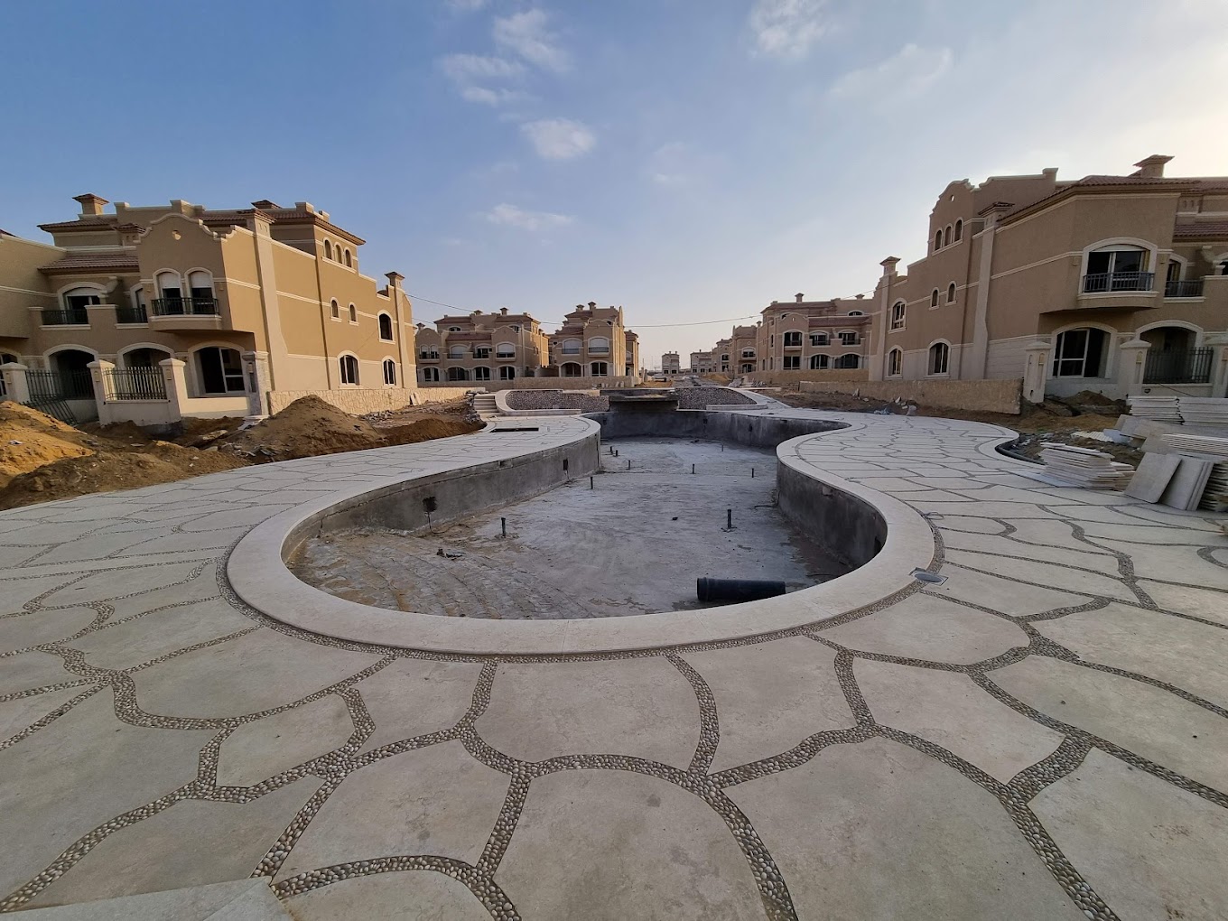 كمبوند الباتيو اورو التجمع الخامس – El Patio Oro La Vista New Cairo