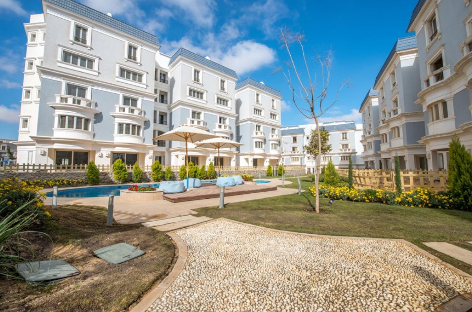 عرض متميز فيلا 335 متر للبيع في ماونتن فيو 3 التجمع الخامس بموقع مميز