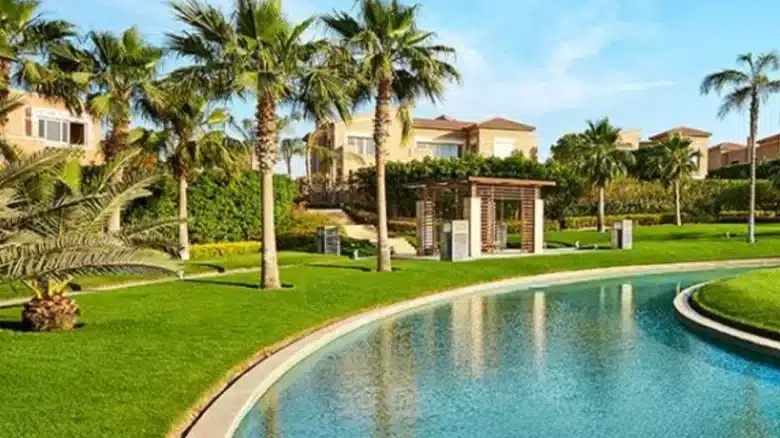 فيلا للبيع 305م في swan lake compound بتسهيلات فى السداد