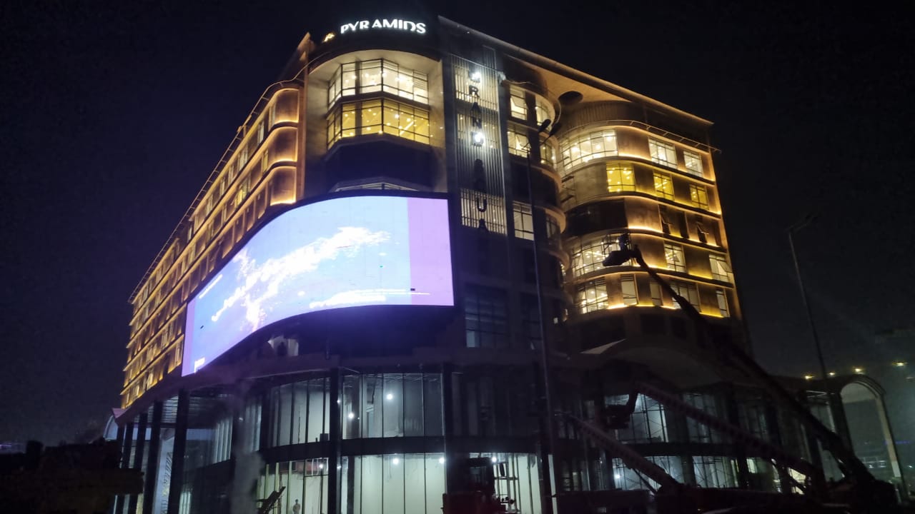 محلات للبيع في مول جراند سكوير 85 متر