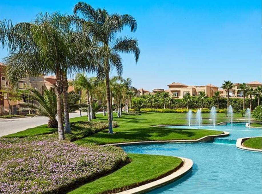 فيلا للبيع 305م في swan lake compound بتسهيلات فى السداد