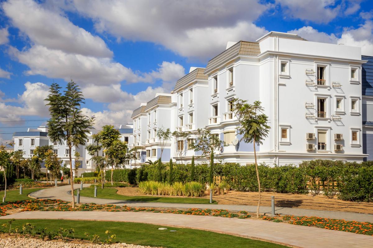 دوبلكس رائعة 210م للبيع في موقع مميز جدا داخل جيزة بلاتوه