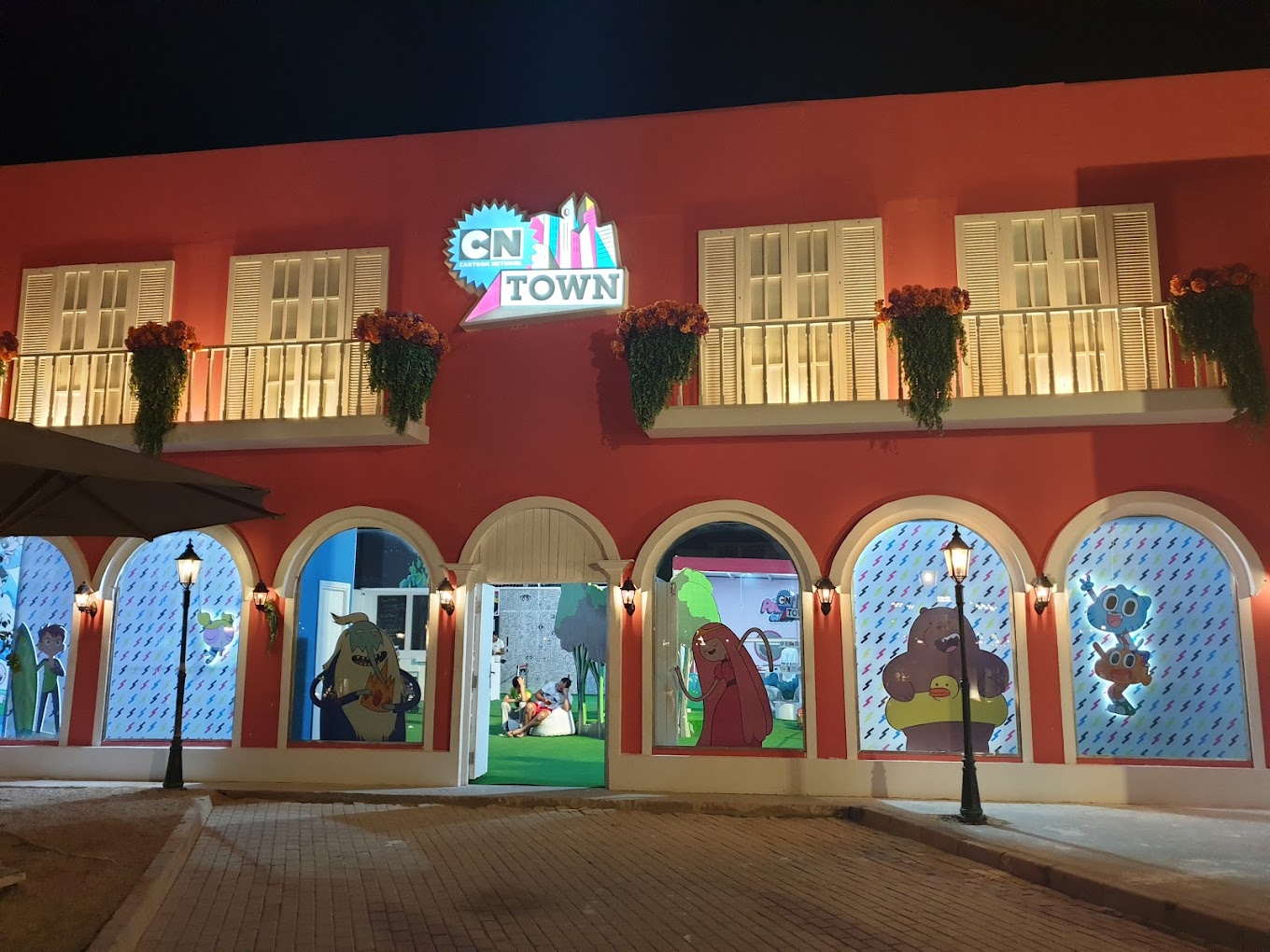 Lake Yard North Coast Palm Hills