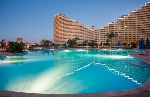 شقق للبيع 2 غرفة نوم في بورتو السخنة 107 متر