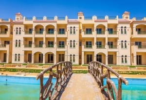 شاليهات للبيع في قرية لاسيرينا بالم بيتش