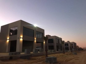 محلات للبيع في فيلدج جاردنز القطامية 95 متر