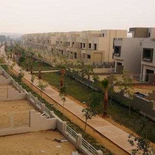 بسعر مغري شاليه 200م بكمبوند بالم هيلز قطامية 2 فيو رائع