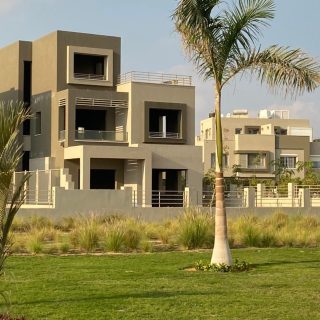 بسعر مغري شاليه 200م بكمبوند بالم هيلز قطامية 2 فيو رائع