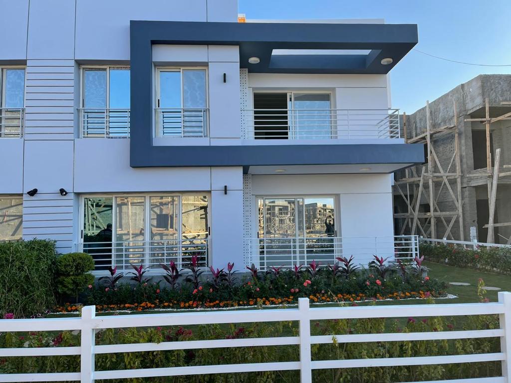 بسعر مغري شقة 187م بكمبوند واتر واي ذا فيو القاهرة الجديدة فيو رائع