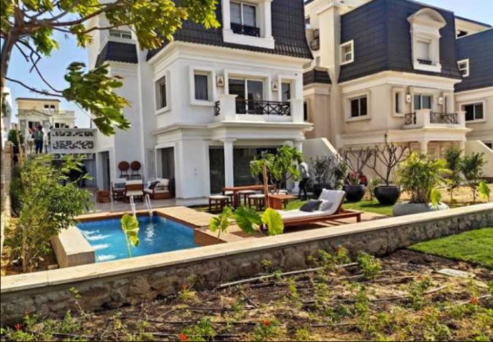 عرض متميز فيلا 320 متر للبيع في ماونتن فيو المستقبل بموقع مميز