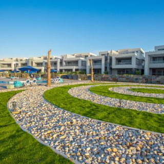 شاليه جاهزه للاستلام في مشروع لافيستا كاسكادا- تشطيب كامل خاص