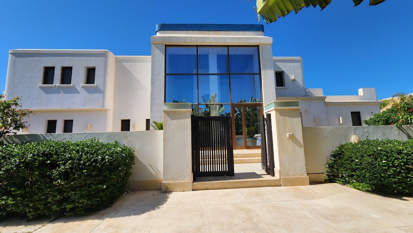 قرية هاسيندا ريد الساحل الشمالي بالم هيلز – Hacienda Red North Coast Village