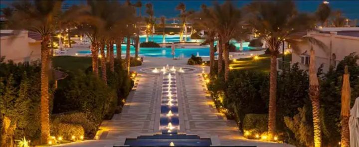 للبيع بالتقسيط فيلا 215 متر في قرية لافيستا 4 العين السخنة